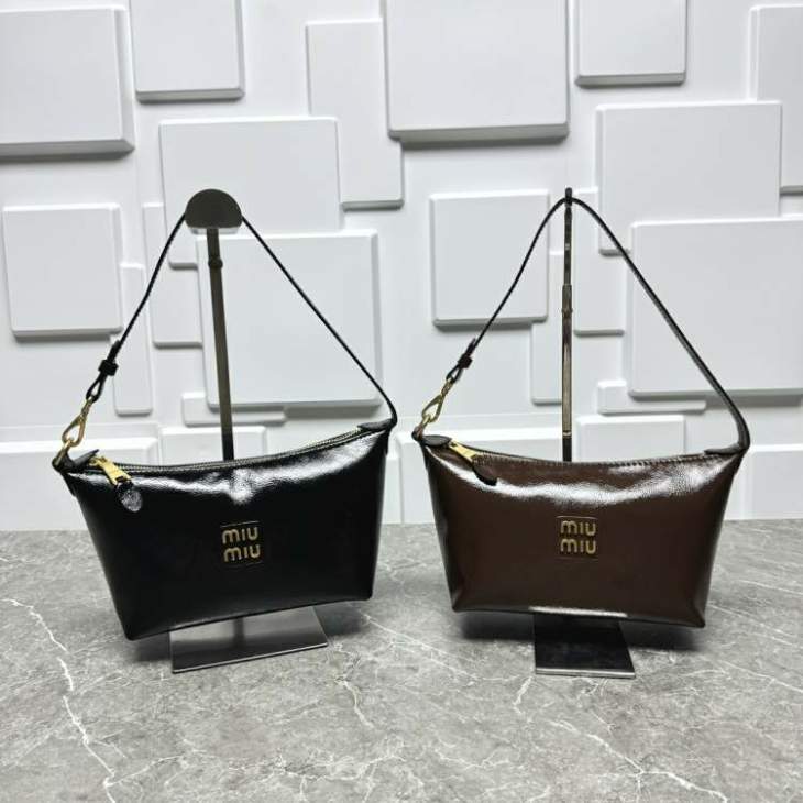 Picture of Miu Miu Handbags _SKUfw184961332fw
